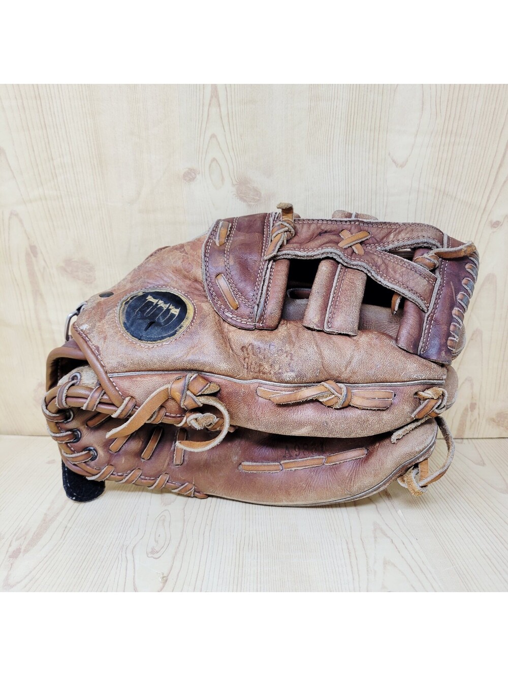 Wilson A9851 FORCE 2 Model Leather Baseball Glove RHT Right Hand Throw 11.5"